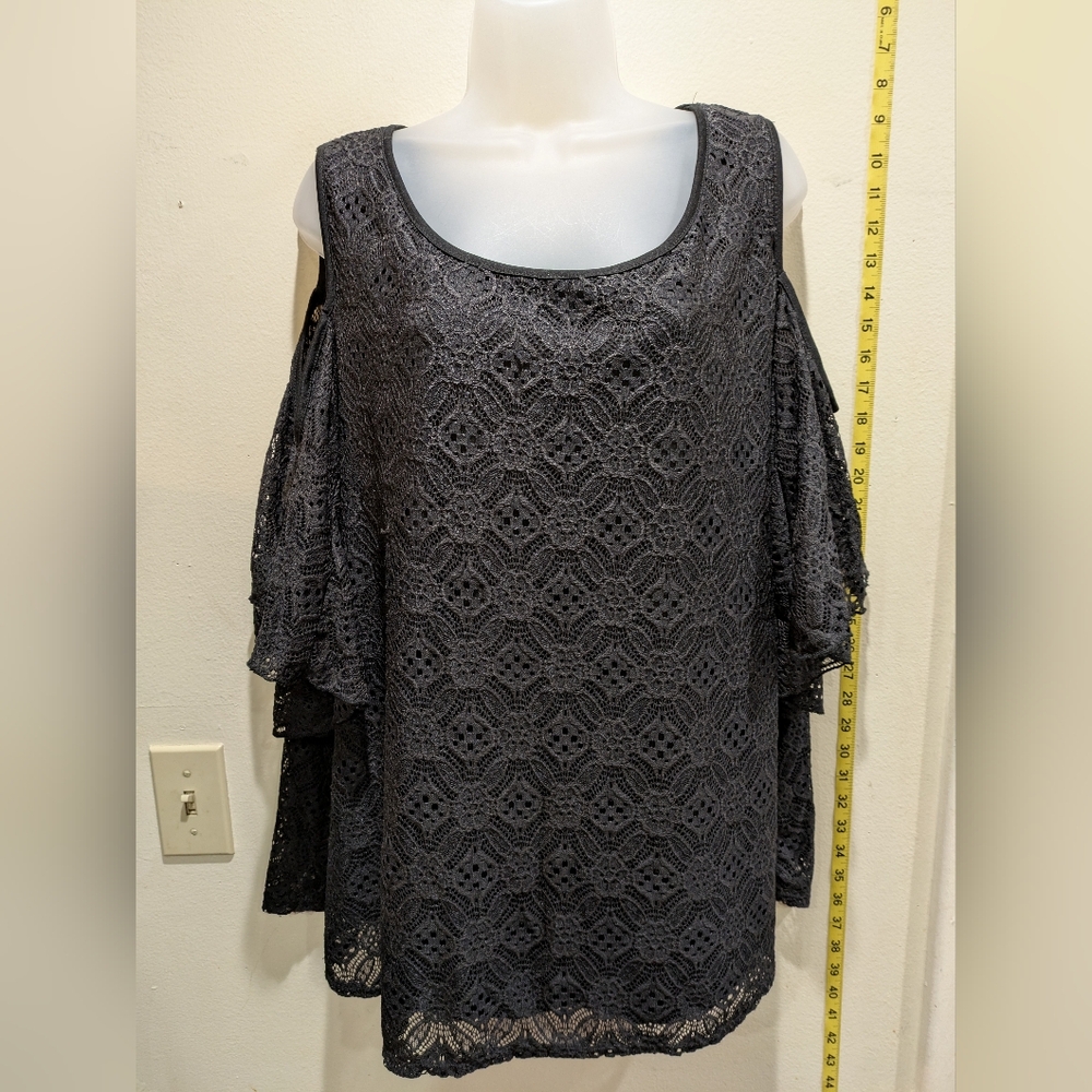 Avenue Black Lace Cold Shoulder Blouse 36/28